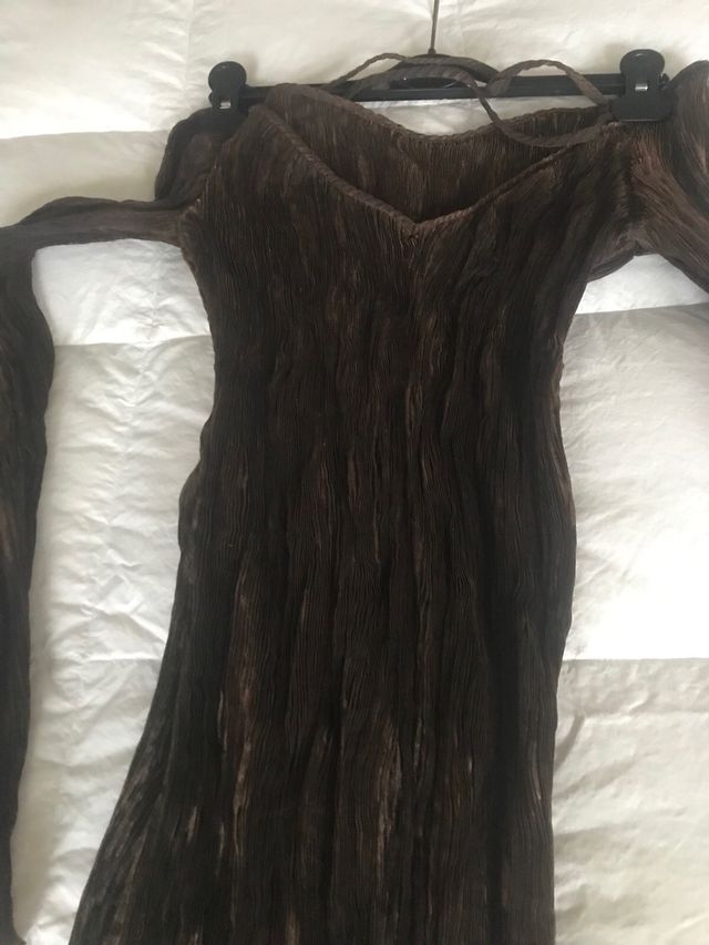 Vestito marrone e oro