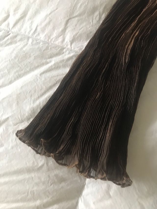 Vestito marrone e oro