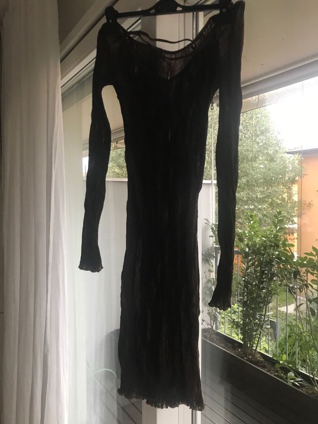 Vestito marrone e oro