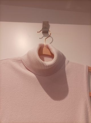 Jersey cuello vuelto sin mangas rosa H&M