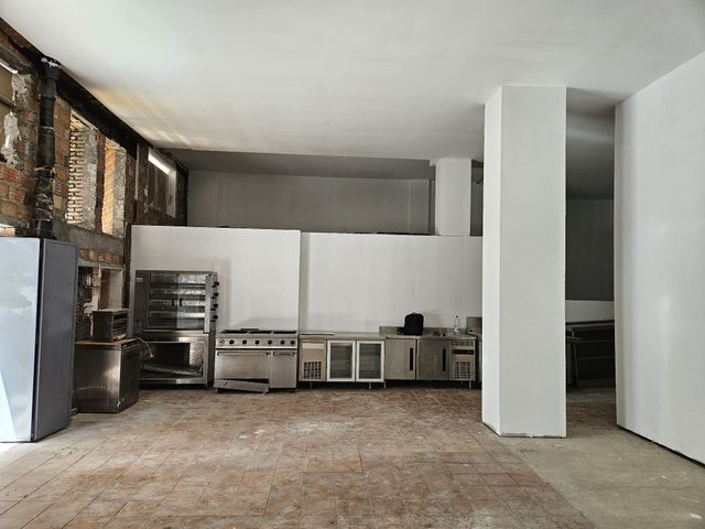 AMPLIO PISO JUNTO AVENIDA ANDALUCES