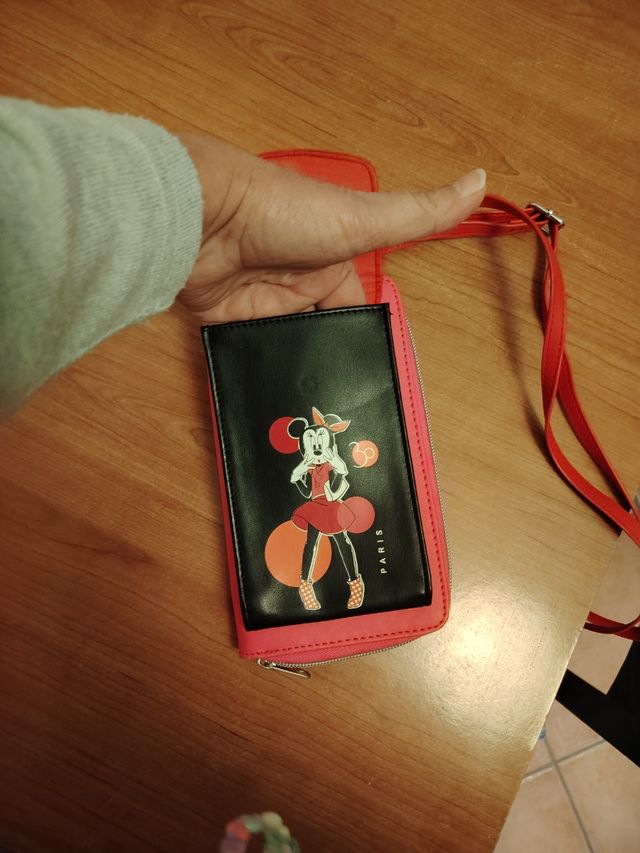 Disney, portafoglio tracolla