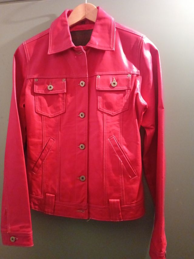 Cazadora roja piel