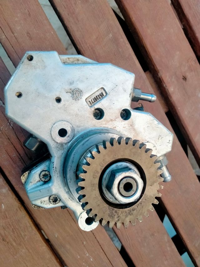 Bomba inyectora Mercedes