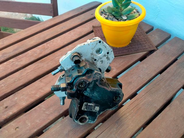 Bomba inyectora Mercedes