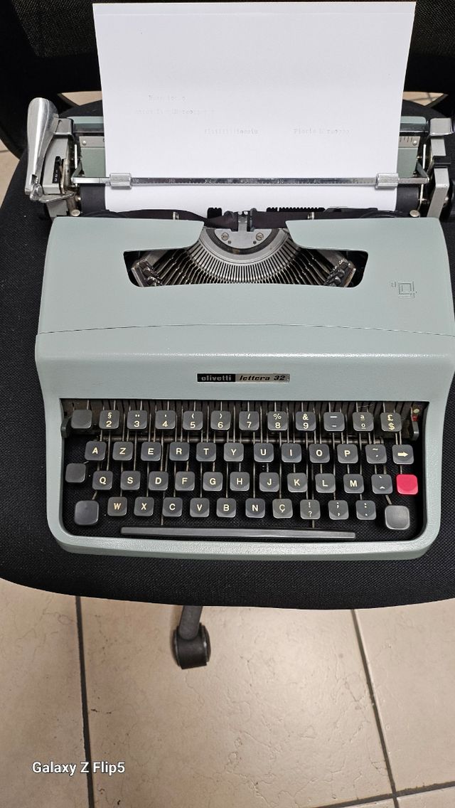 Macchina Da Scrivere olivetti 32
