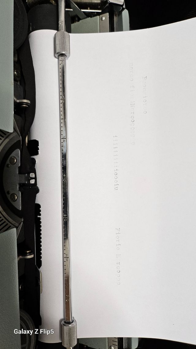 Macchina Da Scrivere olivetti 32