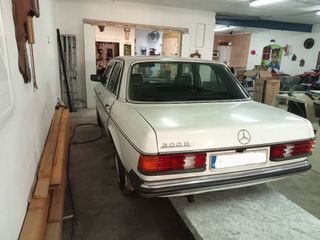Mercedes-Benz 300D