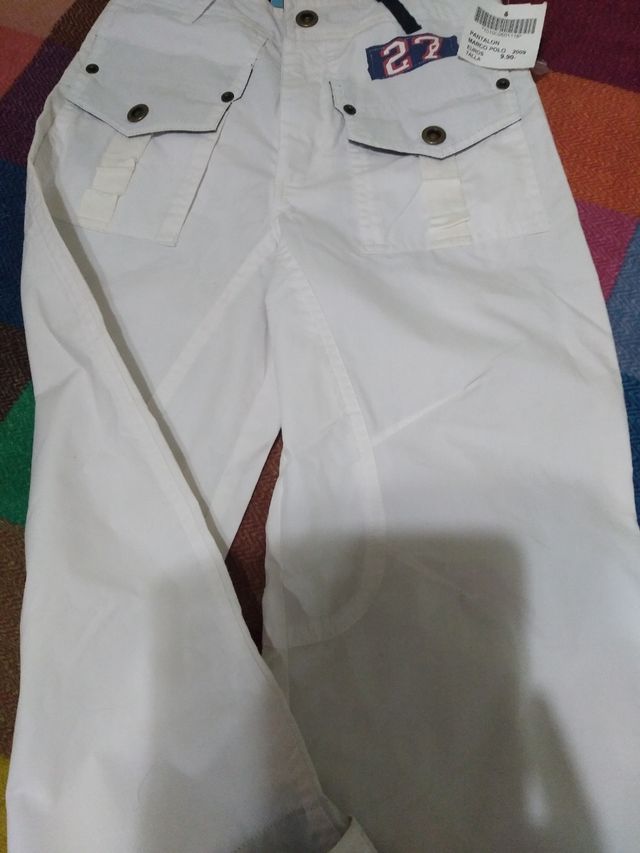 Pantalón blanco largo de verano con etiqueta