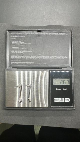 Pendiente oro blanco de 18k con circonita, 2.68gr.