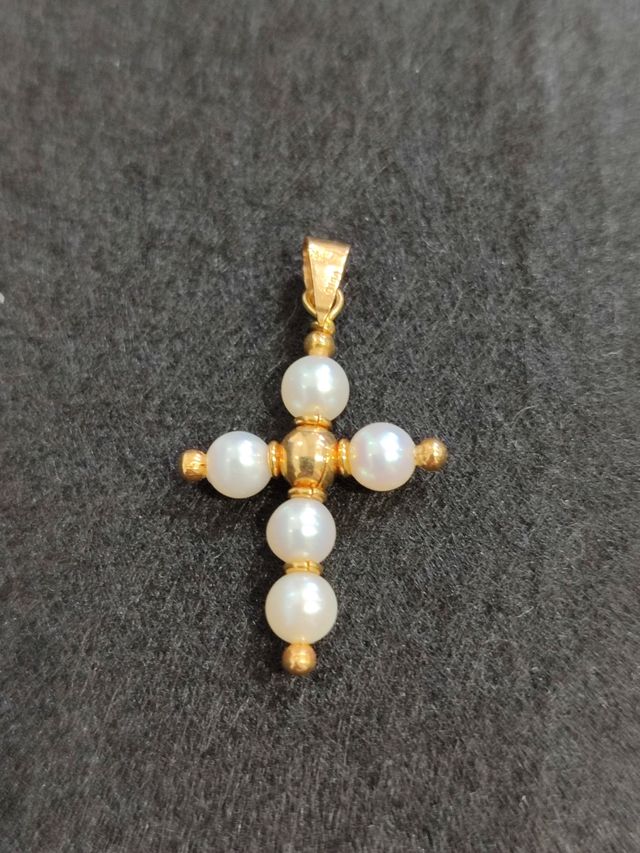 Colgante Cruz Perlas en oro 18k