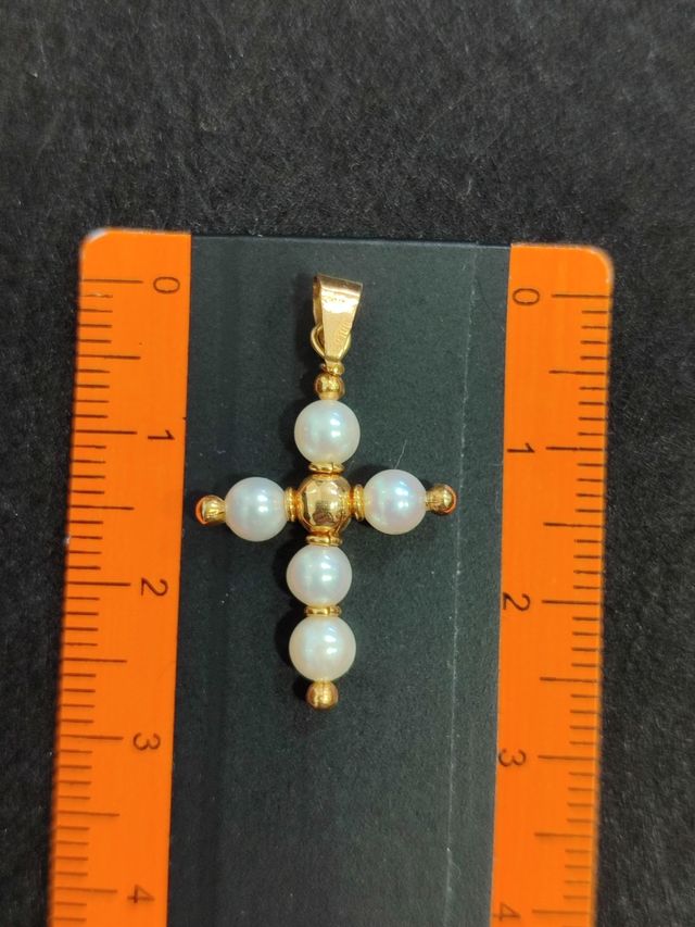 Colgante Cruz Perlas en oro 18k