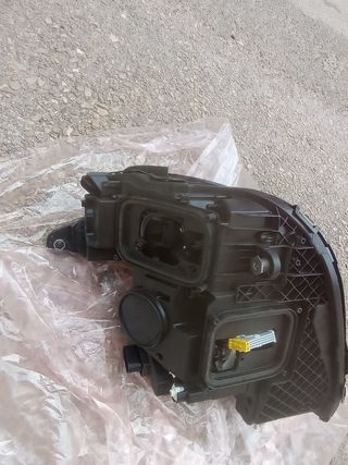 Faro derecho mercedes E A2139069604
