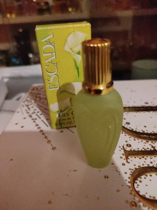 Miniatura de perfume Escada Lily Chic