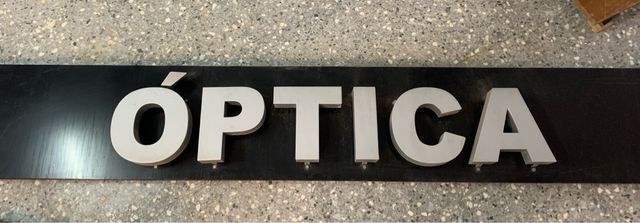 Letrero Luminoso Óptica