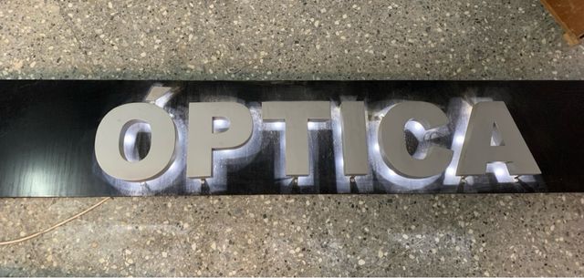Letrero Luminoso Óptica