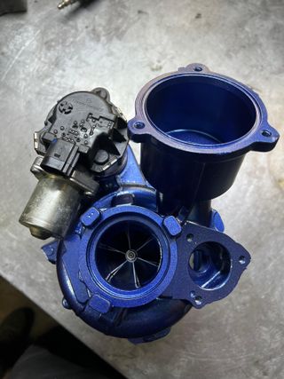 TURBO HÍBRIDO IS38, GOLF R VII