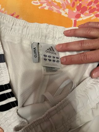 Pantalón Adidas estilo pirata