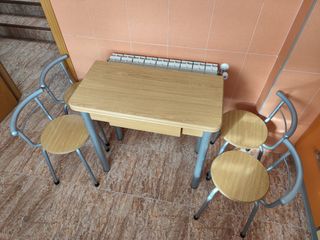 Mesa cocina y sillas
