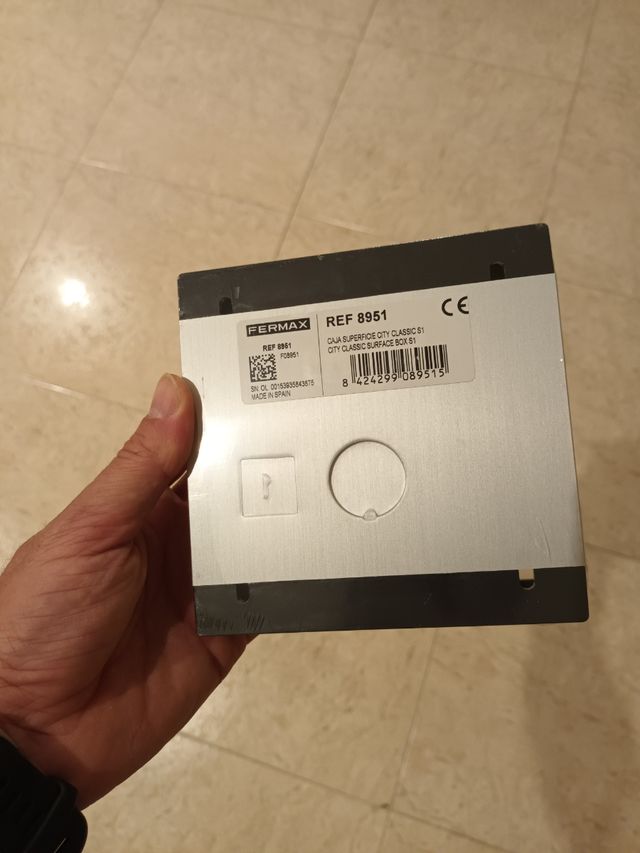 Caja superficie telefonillo