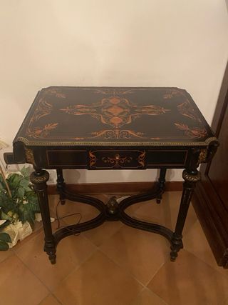 Tavolino intarsiato fine 800