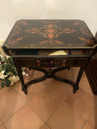 Tavolino intarsiato fine 800
