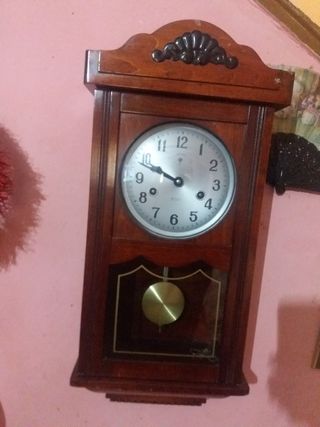 Reloj de cuerda de madera