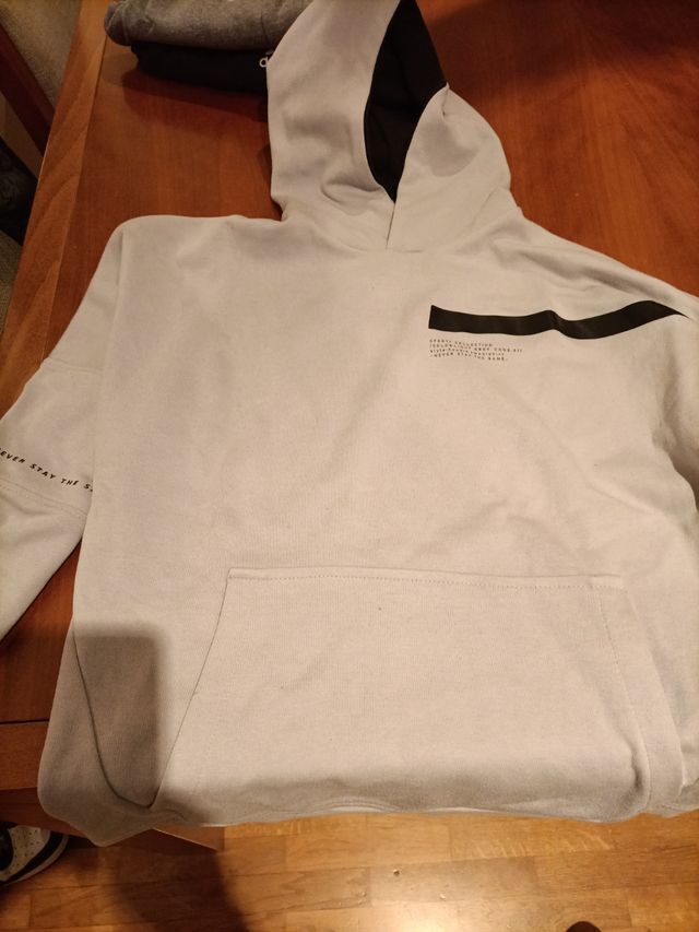 Sudadera de Color Gris