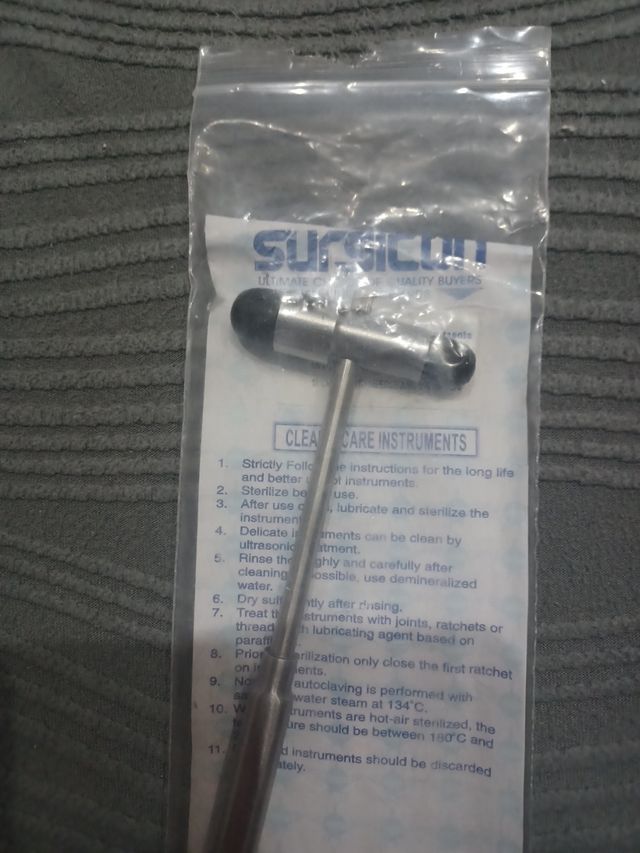 Martillo explorador medicina