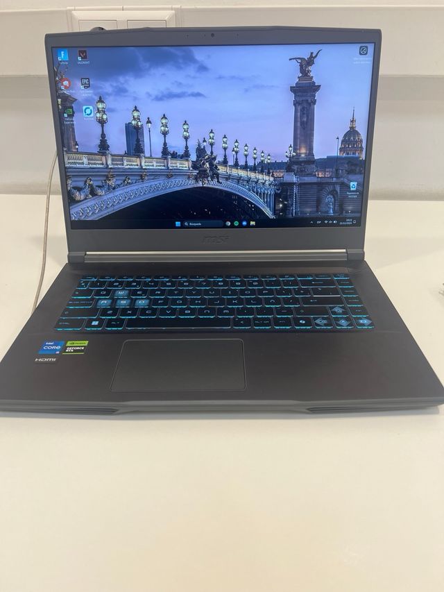 Portátil MSI (GeForce RTX 3050 144HZ)