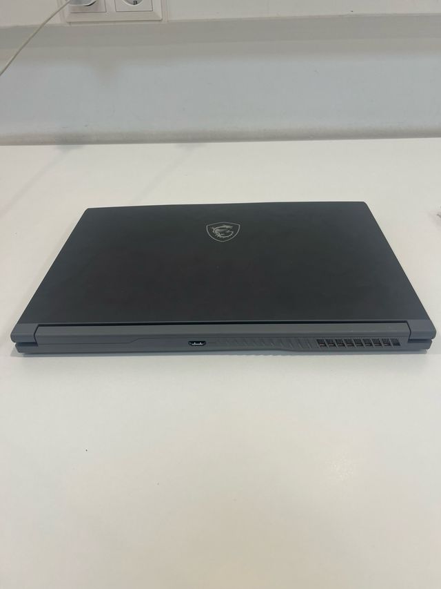 Portátil MSI (GeForce RTX 3050 144HZ)