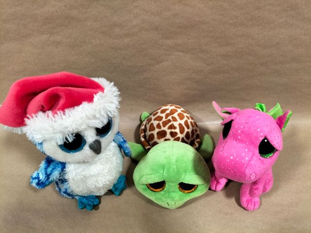Peluches de ojos brillantes..