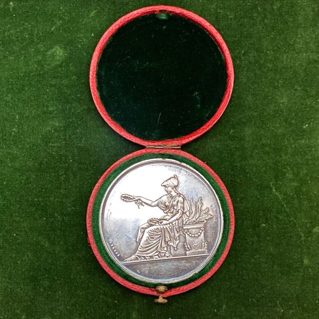 Antigua medalla. Brenet