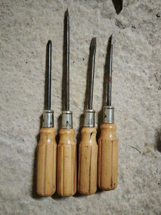 Juego de destornilladores madera