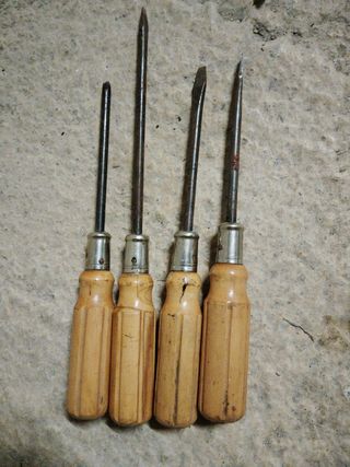 Juego de destornilladores madera