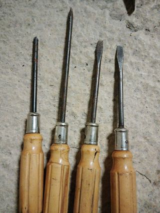Juego de destornilladores madera