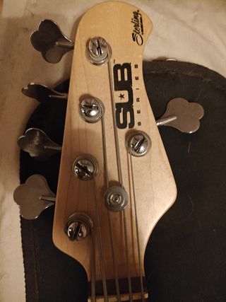 Bajo musicman sterling Sub
