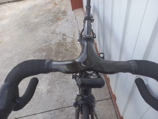 BICICLETA KARBONA MONTADA A TOPE