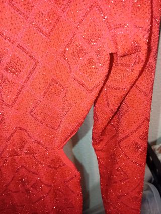 Vestido rojo de noche con purpurina