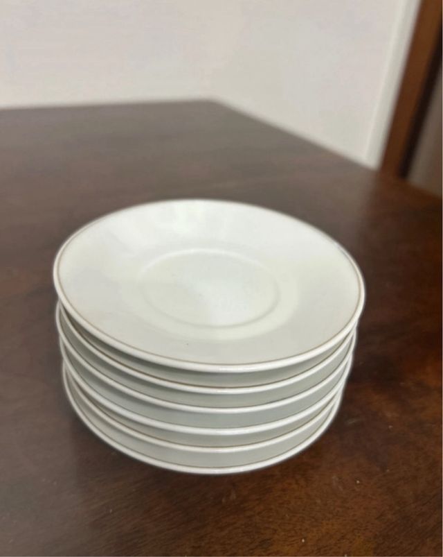 Piattini senza tazzine