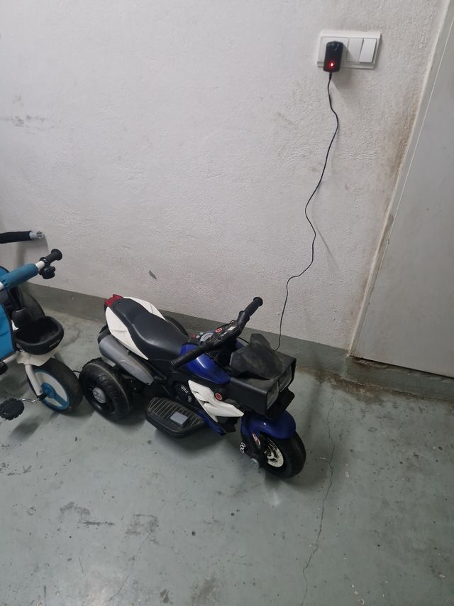 Moto eléctrica infantil