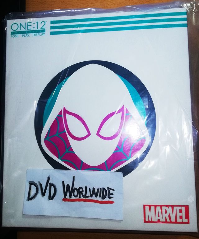 Mezco Ghost Spider Gwen One:12 Marvel Figura