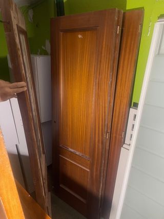 Puertas en diferentes diseños en madera