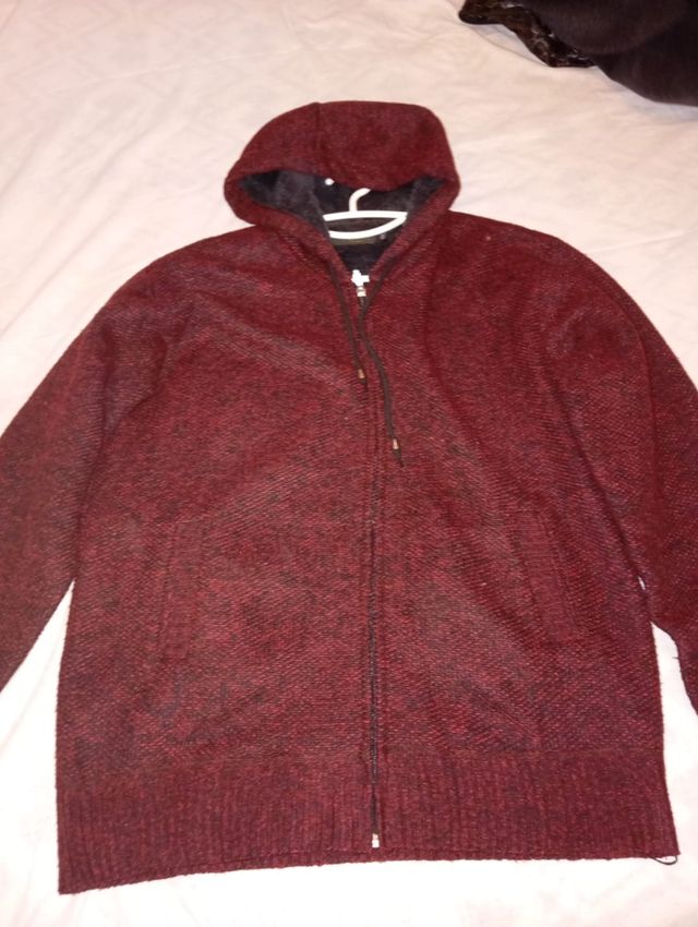 abrigo para hombre rojo