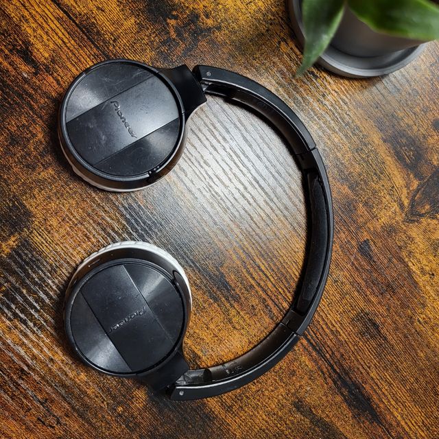 Auriculares Bluetooth Pioneer SE-MJ553BT-K