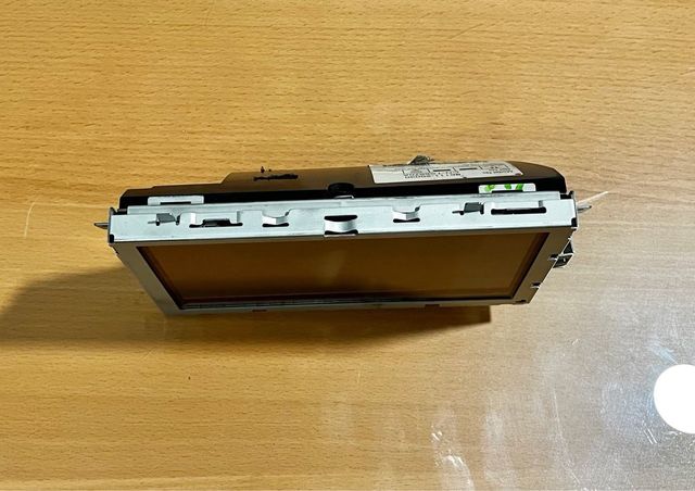 Pantalla GPS Toyota Avensis T25