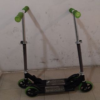 Vendo dos patinetes iguales