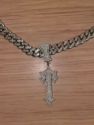 Collar brillante marca trapstar calidad premium