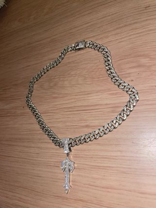 Collar brillante marca trapstar calidad premium