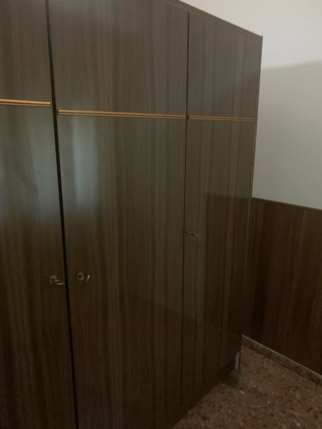 Armario tres puertas